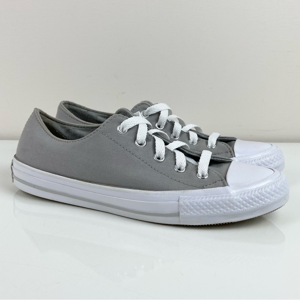 Converse Low Top Sneakers in Gray and White